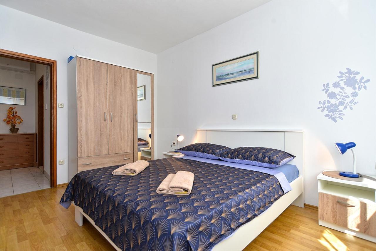 Apartments Milka 2074 포레치 외부 사진