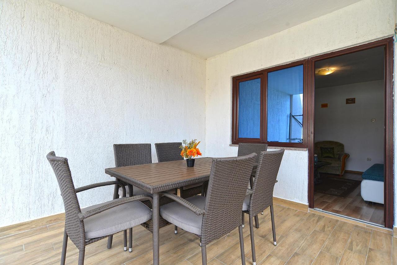Apartments Milka 2074 포레치 외부 사진