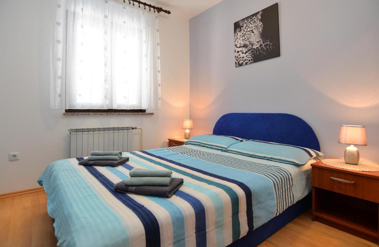 Apartments Milka 2074 포레치 외부 사진