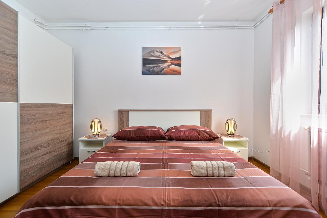 Apartments Milka 2074 포레치 외부 사진