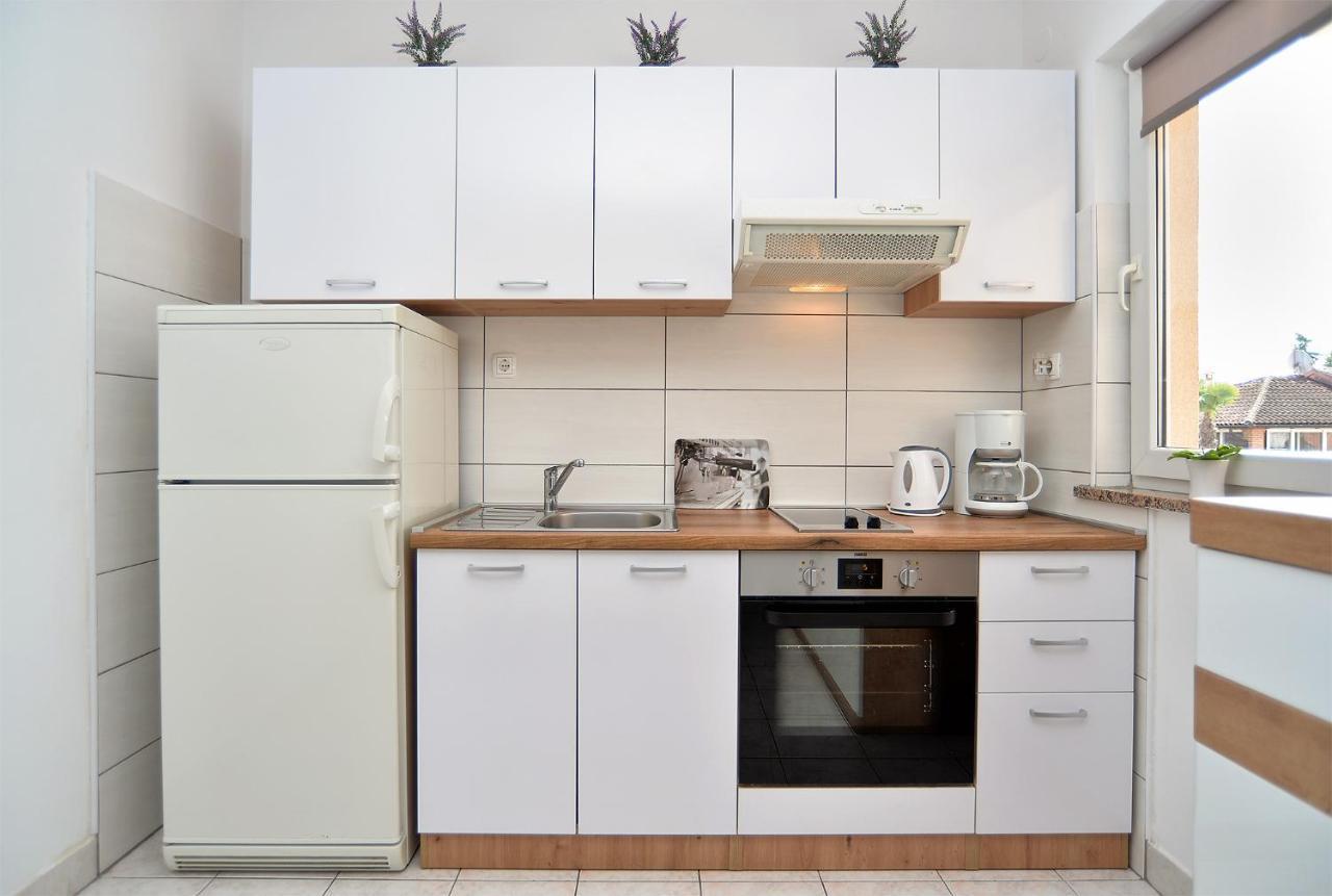 Apartments Milka 2074 포레치 외부 사진