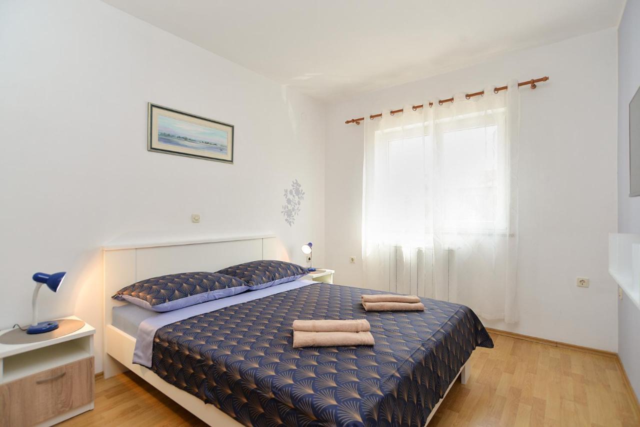 Apartments Milka 2074 포레치 외부 사진